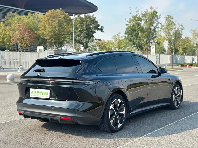 Nio ET5 Touring — Фото автомобиля 8