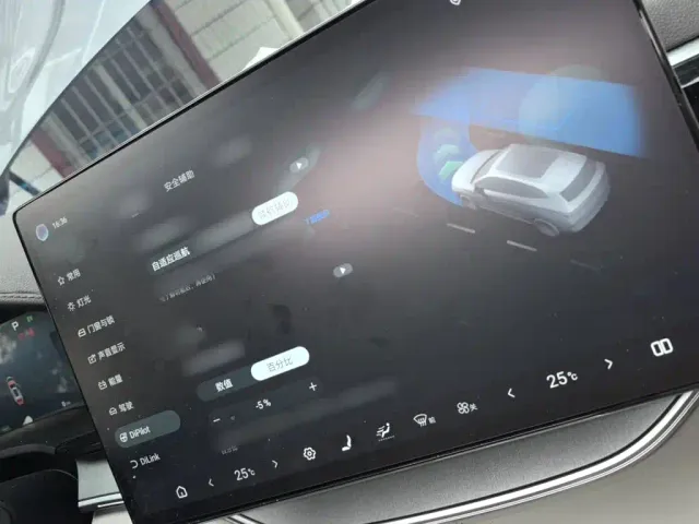 BYD Song PLUS PHEV 2025 DM-i Smart Driving Edition 112KM Honor — Фото автомобиля 17