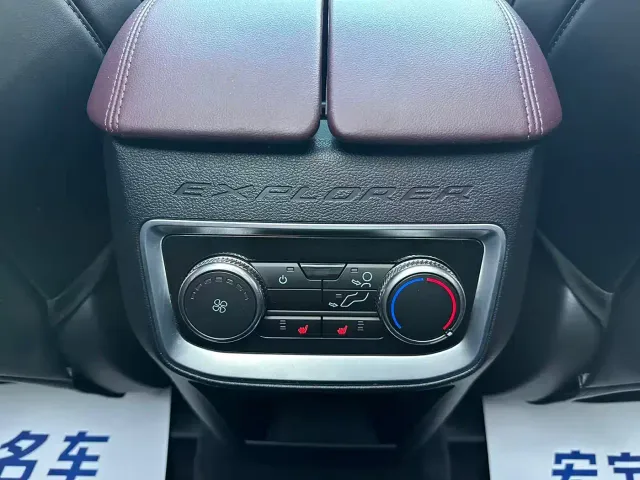 Ford Explorer — Фото автомобиля 22