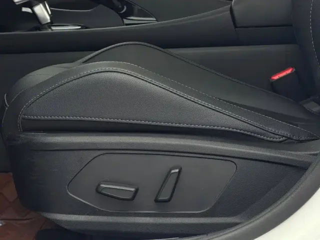 Hyundai Elantra — Фото автомобиля 12