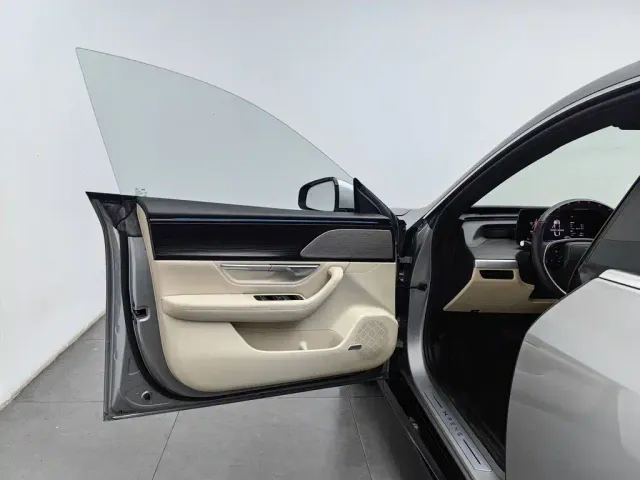 Xpeng P7 — Фото автомобиля 8