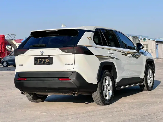Toyota RAV4 — Фото автомобиля 6