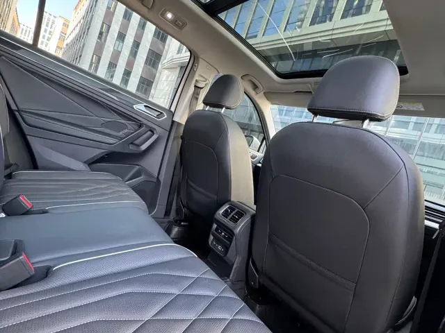 Volkswagen Tiguan L — Фото автомобиля 16