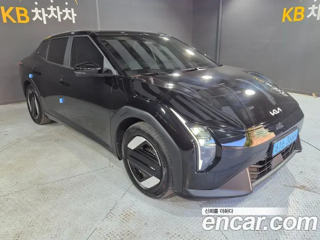 Kia EV4 — Фото автомобиля 5