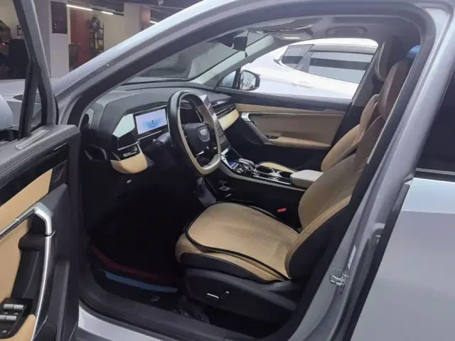 Geely Boyue L — Фото автомобиля 15