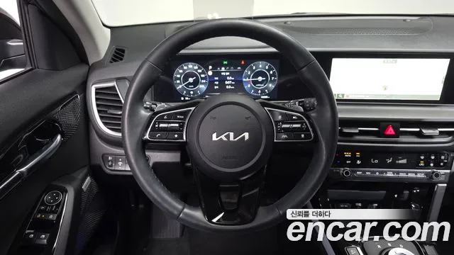 Kia Seltos — Фото автомобиля 13