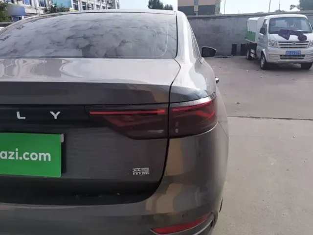 Geely Emgrand — Фото автомобиля 7