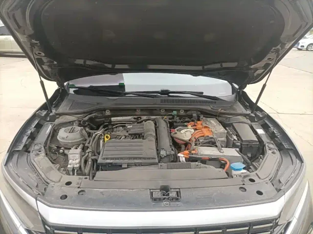 Volkswagen Passat — Фото автомобиля 19