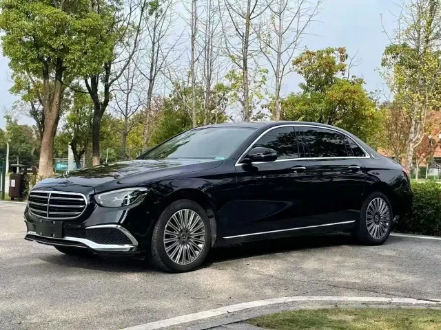 Mercedes-Benz E-Class — Фото автомобиля 2