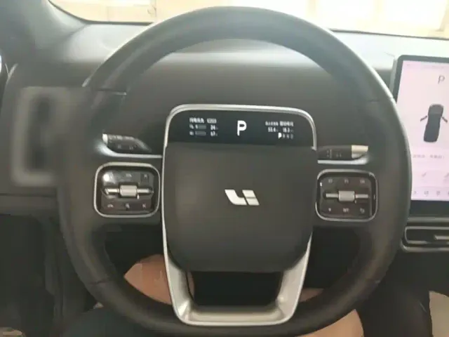 Li Auto L8 — Фото автомобиля 10