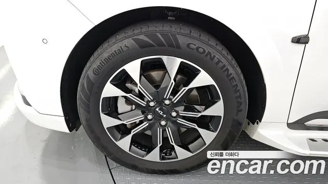 Kia Canival Carnival 4 поколение Бензин 7 мест Hi-Limousine — Фото автомобиля 6