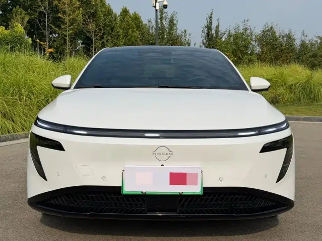 Nissan N7 — Фото автомобиля 2