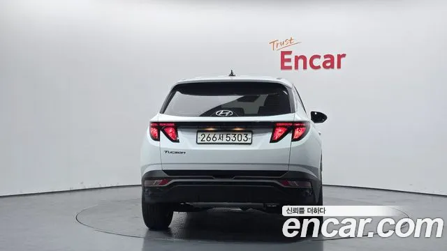 Hyundai Tucson Tucson (NX4) Бензин 1.6 турбо 2WD — Фото автомобиля 4