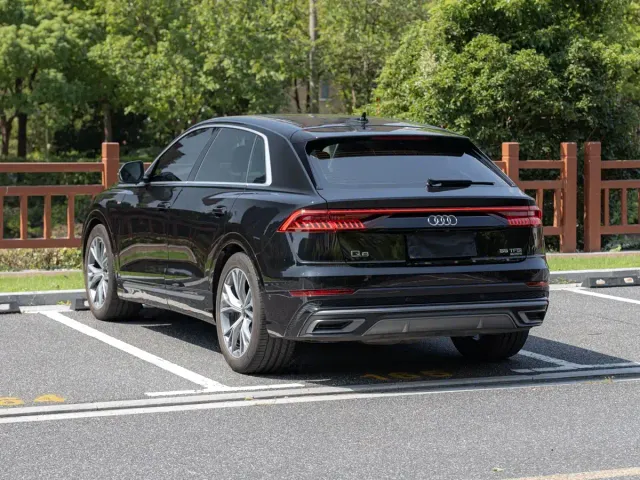 Audi Q8 — Фото автомобиля 7