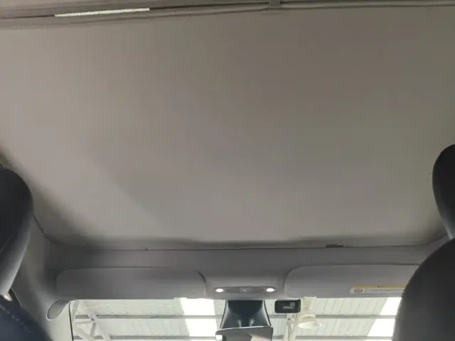 Tesla Model Y — Фото автомобиля 17