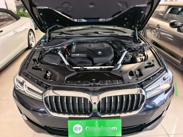 BMW 5 Series — Фото автомобиля 19