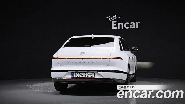 Hyundai Grandeur GN7 — Фото автомобиля 4