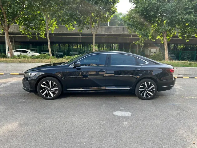 Volkswagen Passat — Фото автомобиля 8