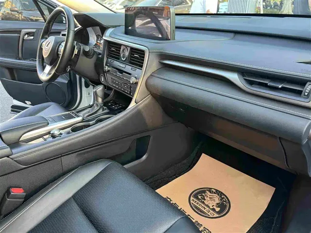 Lexus RX — Фото автомобиля 17