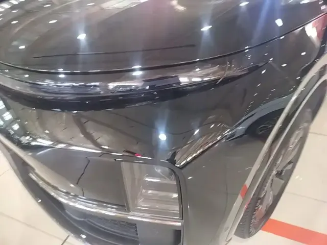 Li Auto L7 — Фото автомобиля 23