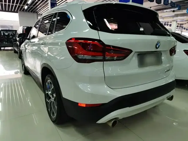 BMW X1 — Фото автомобиля 4