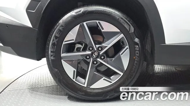 Hyundai Tucson Новый Tucson (NX4) Бензин 1.6 турбо 2WD — Фото автомобиля 5