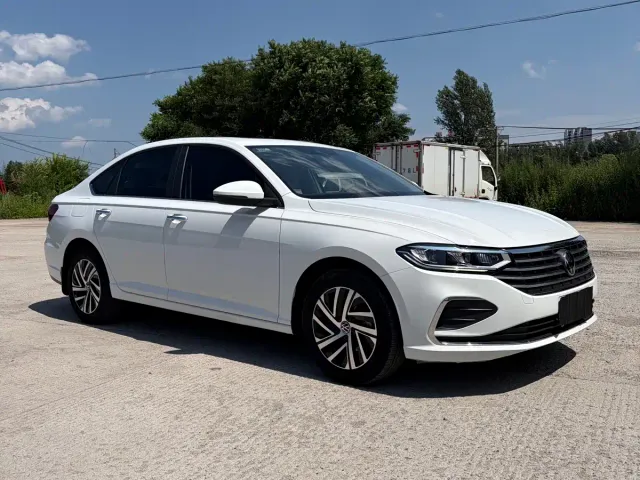 Volkswagen Lavida — Фото автомобиля 3