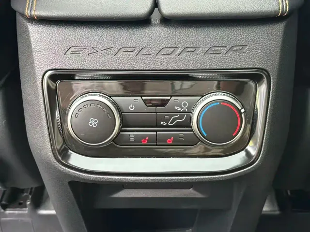 Ford Explorer — Фото автомобиля 9