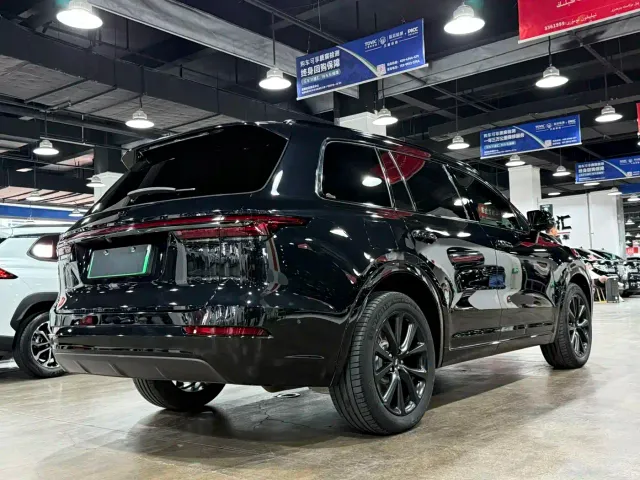 Li Auto ONE — Фото автомобиля 9