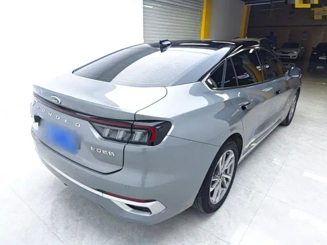 Ford Mondeo — Фото автомобиля 6