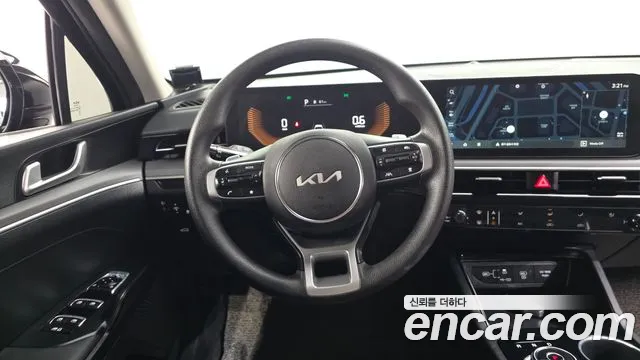 Kia K5 — Фото автомобиля 12
