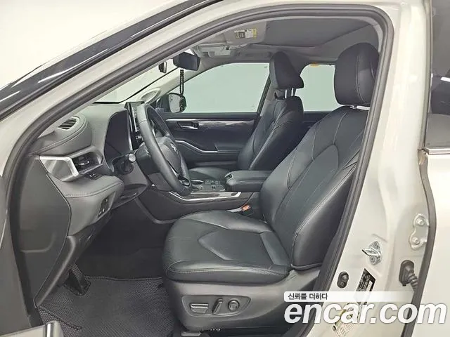 Toyota Highlander — Фото автомобиля 12