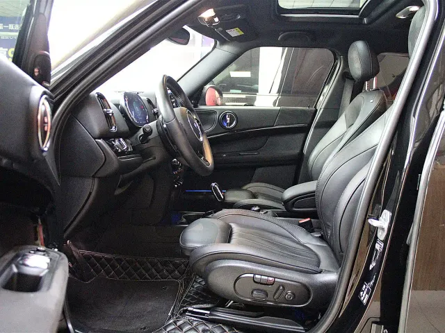 MINI MINI COUNTRYMAN 2023 2.0T COOPER S ALL4 Blank Space Special Edition — Фото автомобиля 7