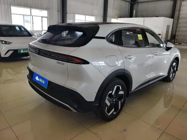 Baojun Baojun Yunhai 2024 140km Plug-in Hybrid — Фото автомобиля 3