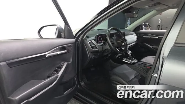 Kia Seltos Новый Seltos Бензин 1.6 Turbo 4WD — Фото автомобиля 10