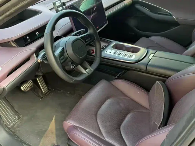 Xiaomi Auto Xiaomi SU7 2024 AWD Extended Range Advanced Smart Driving Max Edition — Фото автомобиля 8
