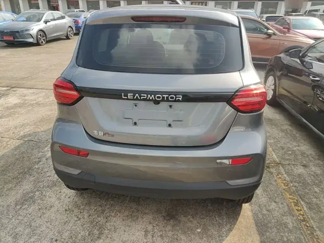 Leapmotor T03 — Фото автомобиля 5