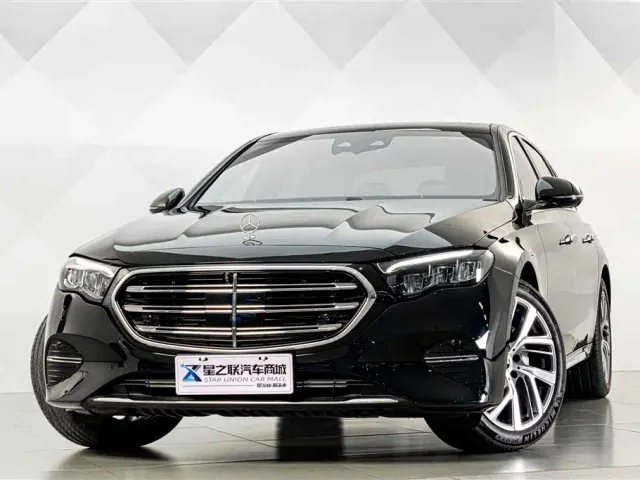 Mercedes-Benz E-Class — Фото автомобиля 3