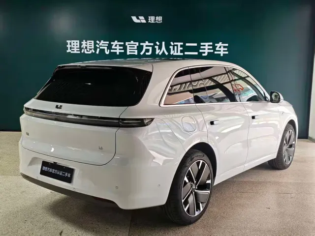 Li Auto L6 — Фото автомобиля 12