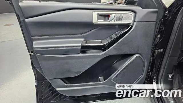 Ford Explorer Generation 6 — Фото автомобиля 24