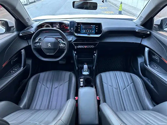 Peugeot 2008 — Фото автомобиля 15