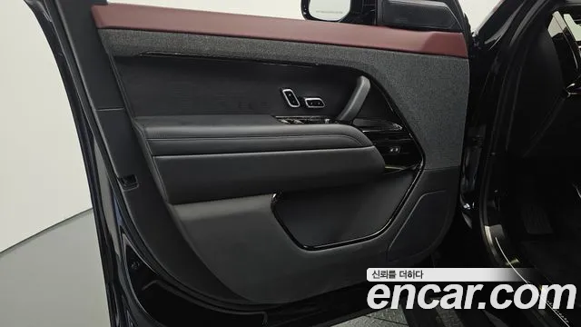 Land Rover Range Rover Sport — Фото автомобиля 16