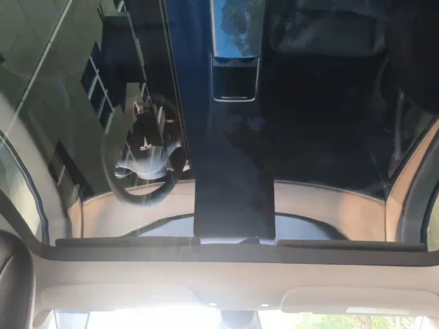 Tesla Model Y — Фото автомобиля 17