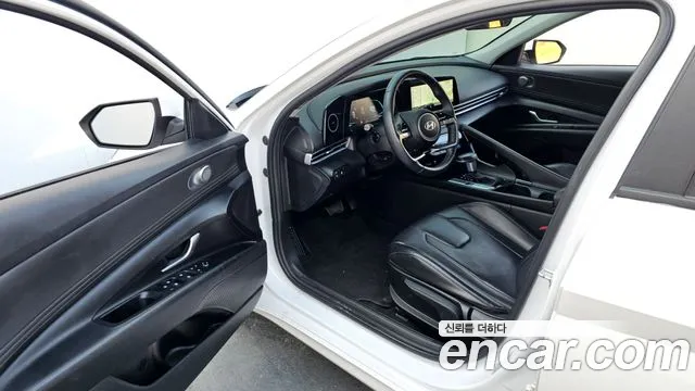Hyundai AVANTE Новый Avante (CN7) — Фото автомобиля 10