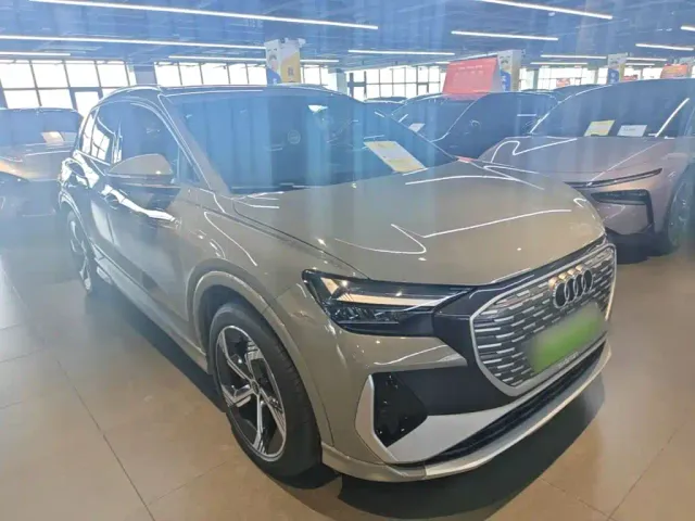 Audi Q4 e-tron — Фото автомобиля 3