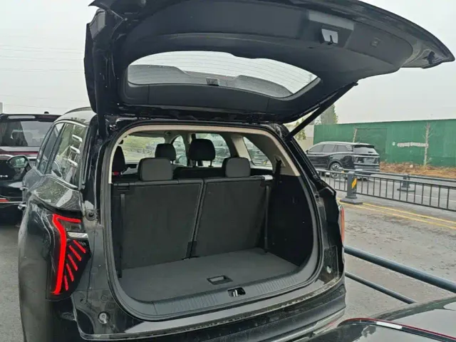 Hongqi HS7 PHEV — Фото автомобиля 18