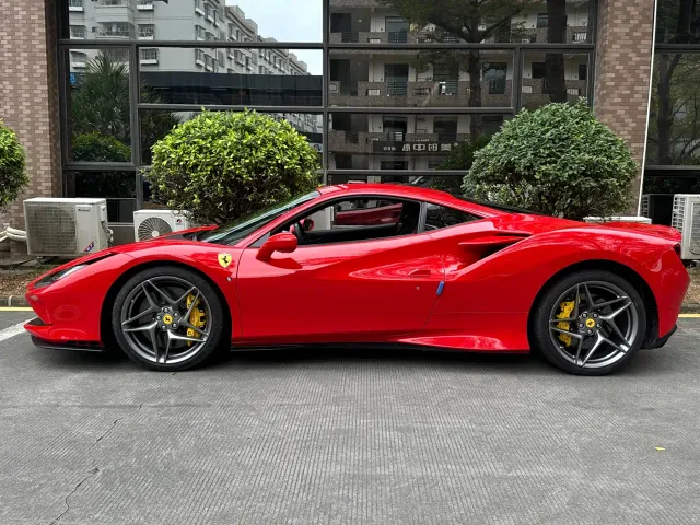 Ferrari F8 — Фото автомобиля 2