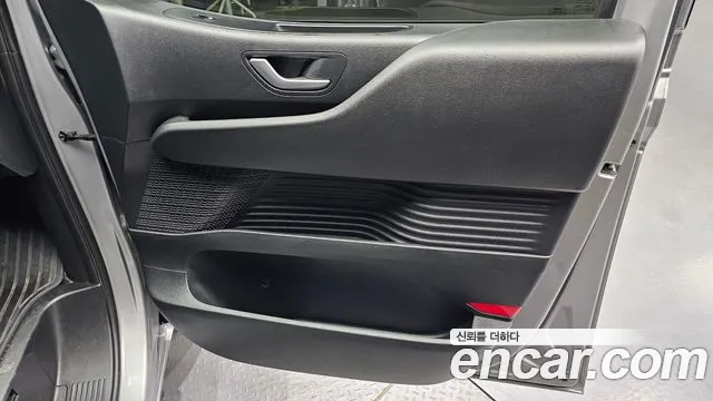 Hyundai Staria — Фото автомобиля 25