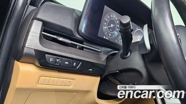 Kia Carnival Generation 4 — Фото автомобиля 13