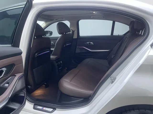 BMW 3 Series — Фото автомобиля 14